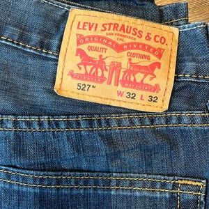 Men’s Levi 527